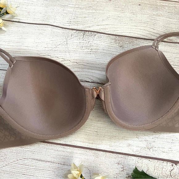Victoria Secret Love Cloud Lined Demi Bra - Picture 11 of 13